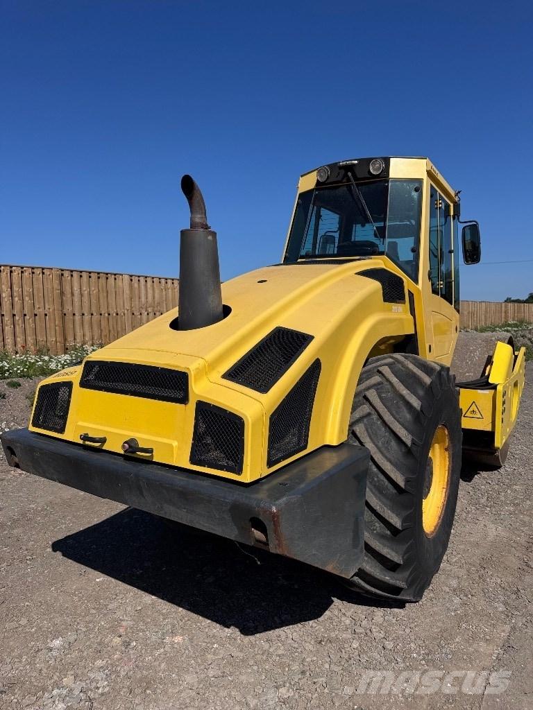 Bomag BW 213 D H-4 Vienvalča grunts veltņi