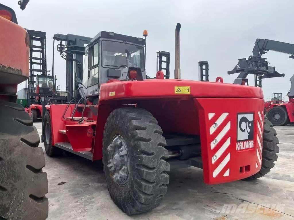 Kalmar DCF 300-12 Tehnika ar dīzeļa dzinēju