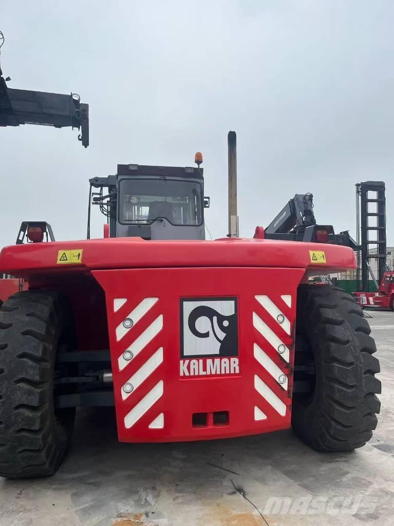 Kalmar DCF 300-12 Tehnika ar dīzeļa dzinēju