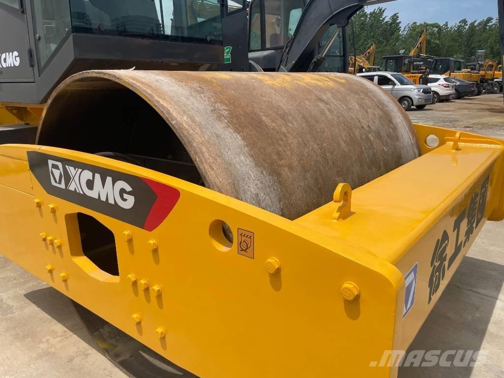 XCMG XS 223 J Vienvalča grunts veltņi