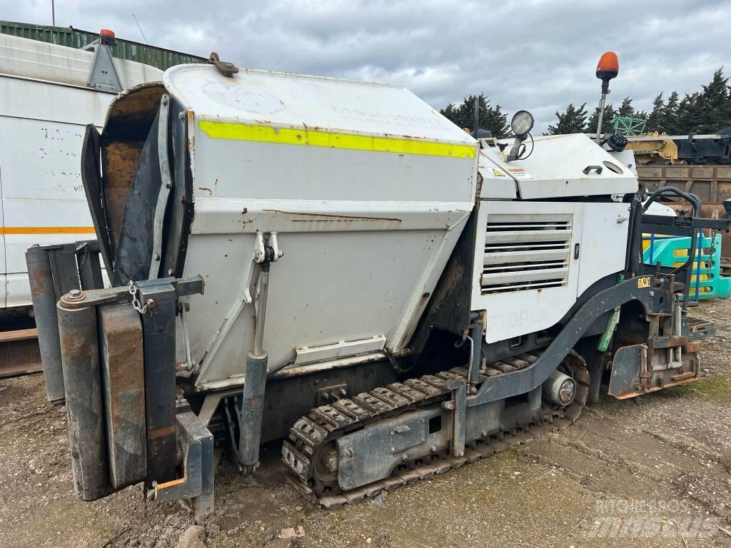 Bomag BF 223 C Asfalta klājēji