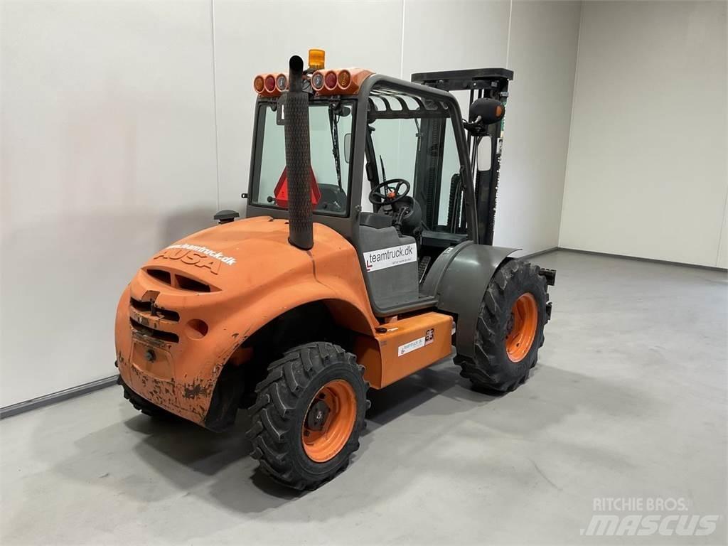 Ausa C250HX4 Apvidus autokrāvējs