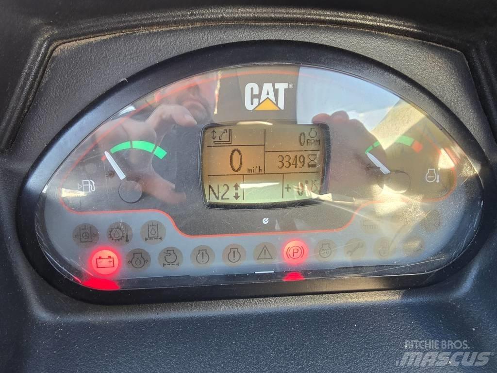 CAT TH337C Teleskopiskie manipulatori