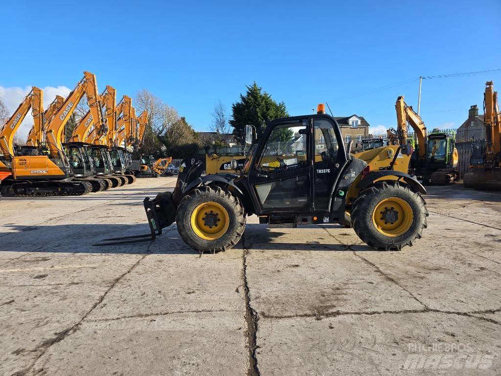 CAT TH337C Teleskopiskie manipulatori