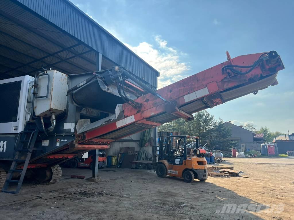 Sandvik QJ 241 Mobilie drupinātāji