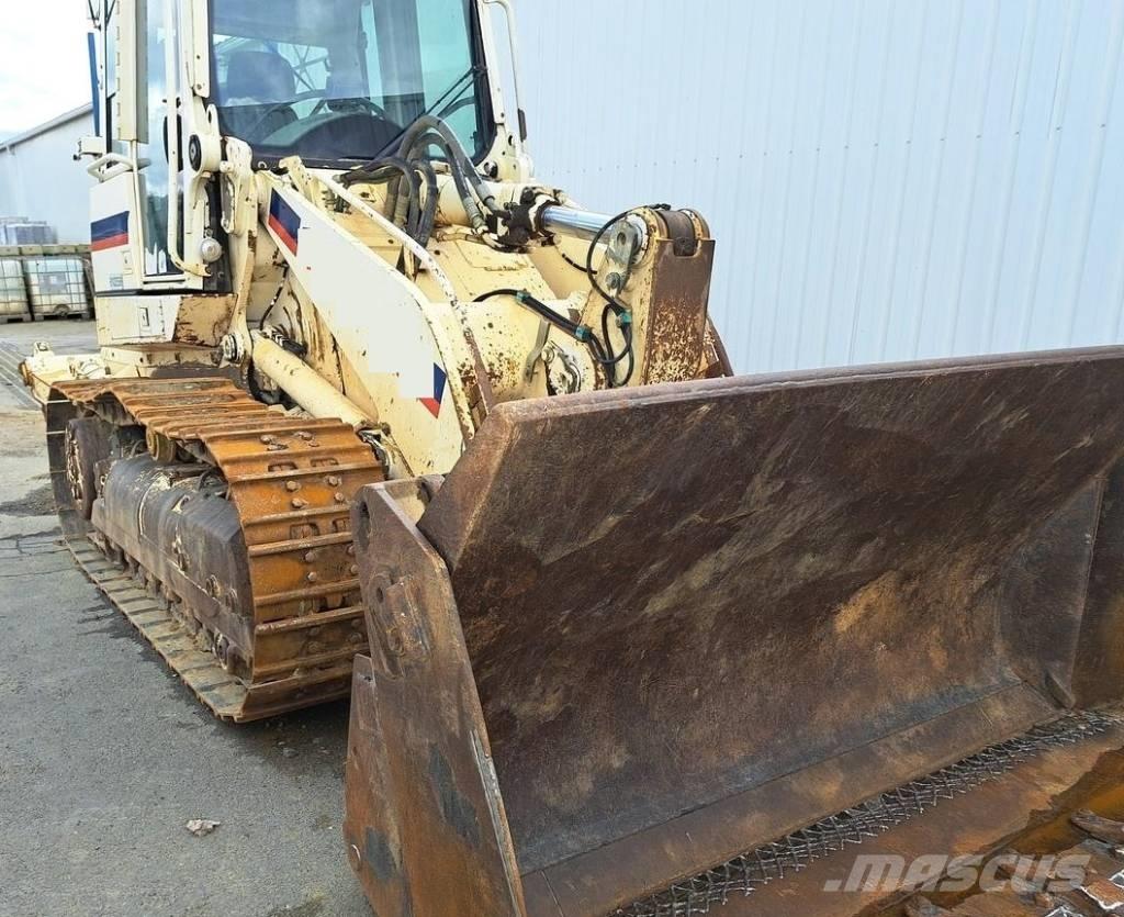 CAT 953 D Kāpurķēžu iekrāvēji