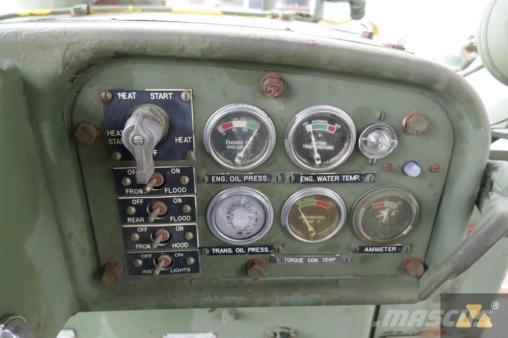 CAT D7F Ex-army Kāpurķēžu buldozeri