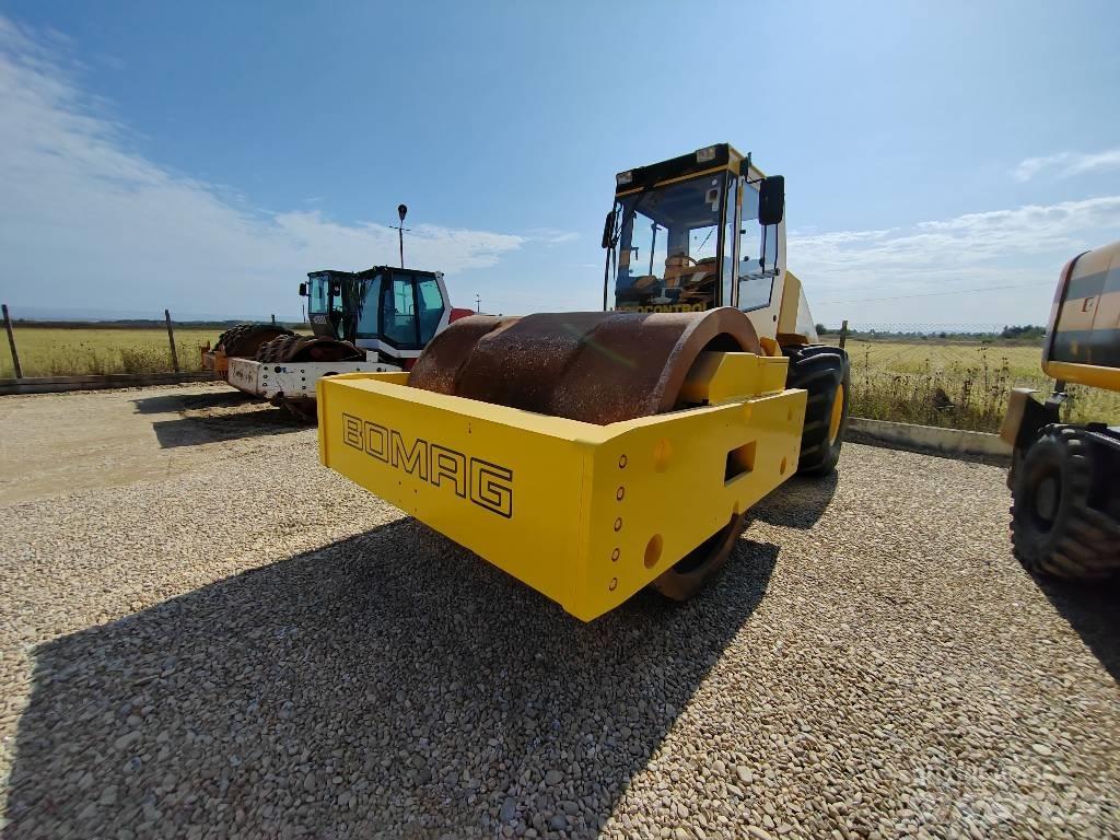 Bomag BW 225 D-3 Divvalču grunts veltņi