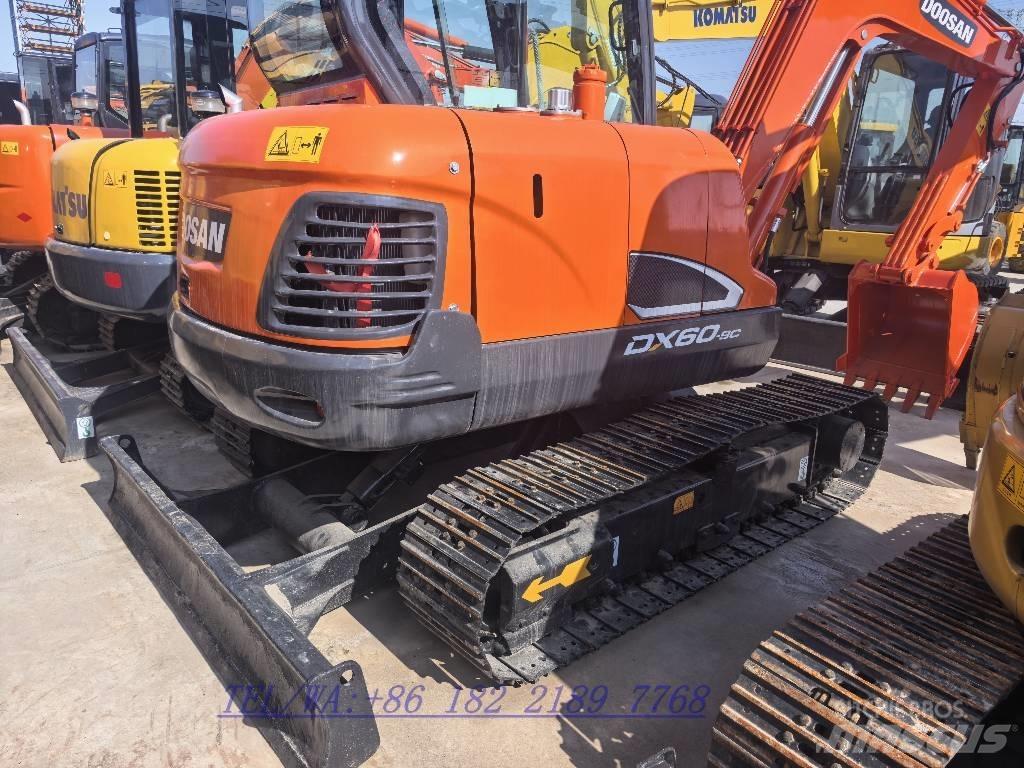 Doosan DX60 Kāpurķēžu ekskavatori