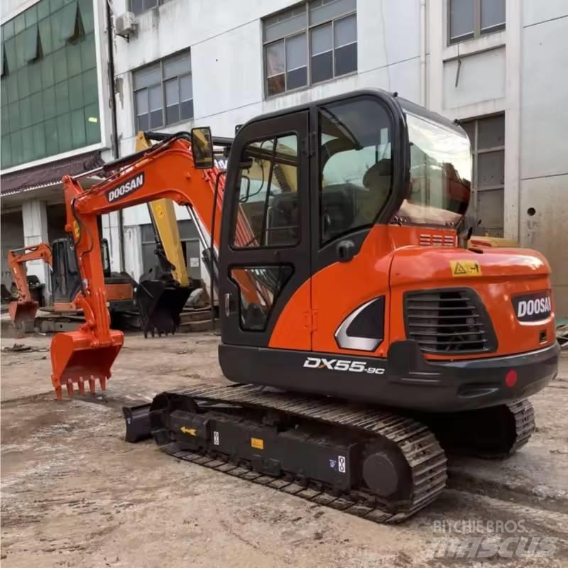 Doosan DX55 Kāpurķēžu ekskavatori
