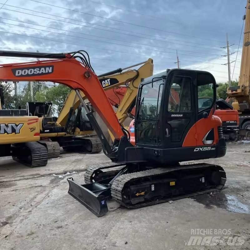 Doosan DX55 Kāpurķēžu ekskavatori