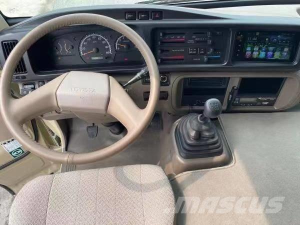 Toyota Coaster Bus Mikroautobusi