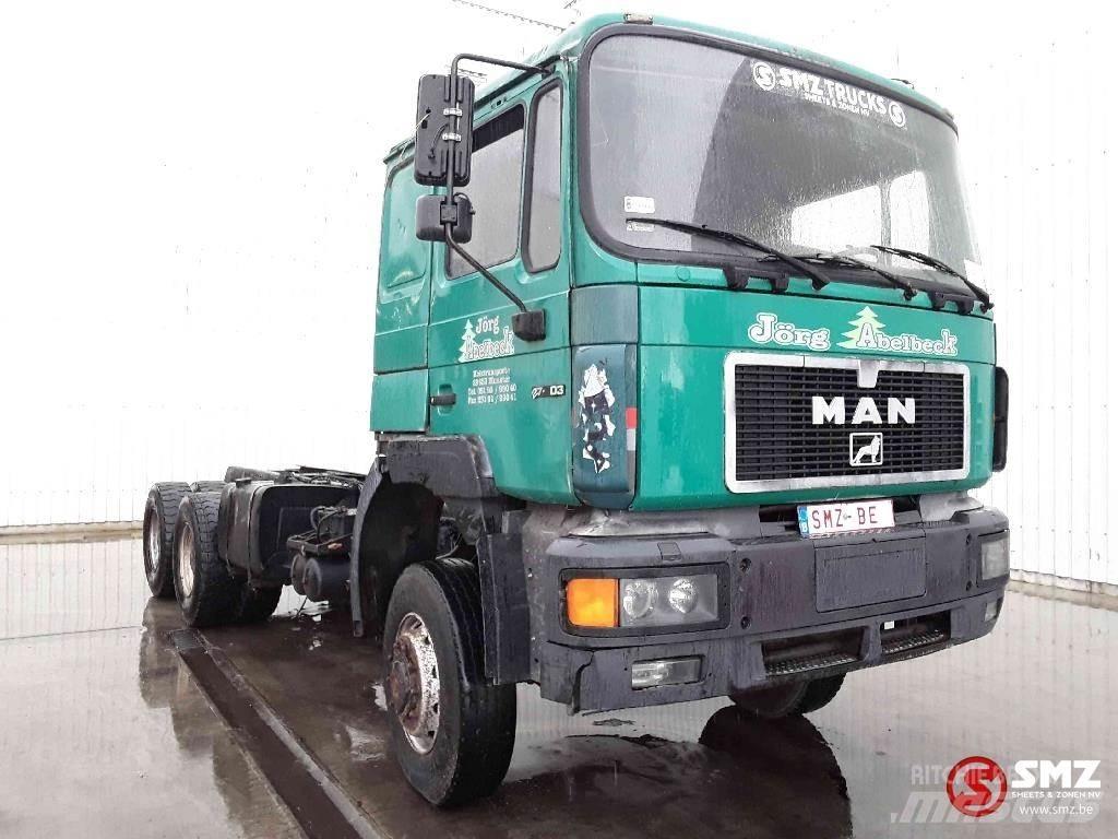MAN 27.403 6x6 Šasija ar kabīni