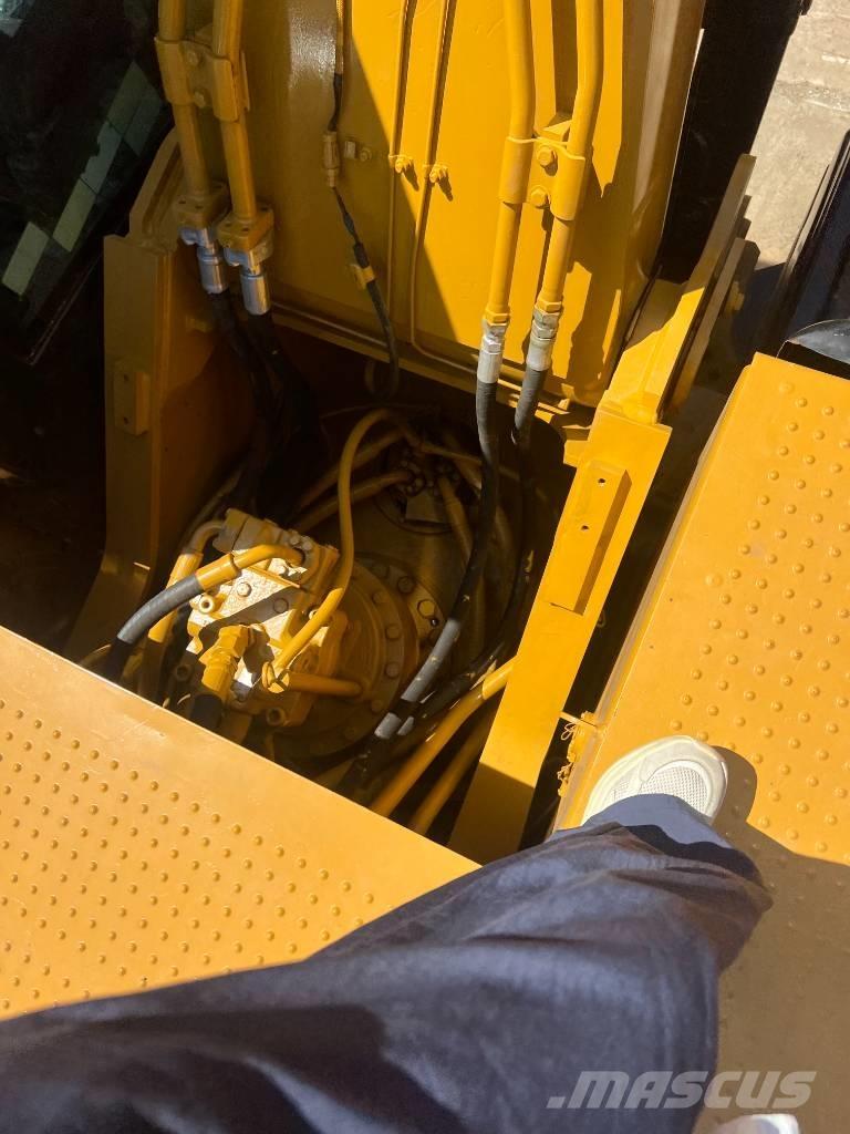 CAT 325D Kāpurķēžu ekskavatori