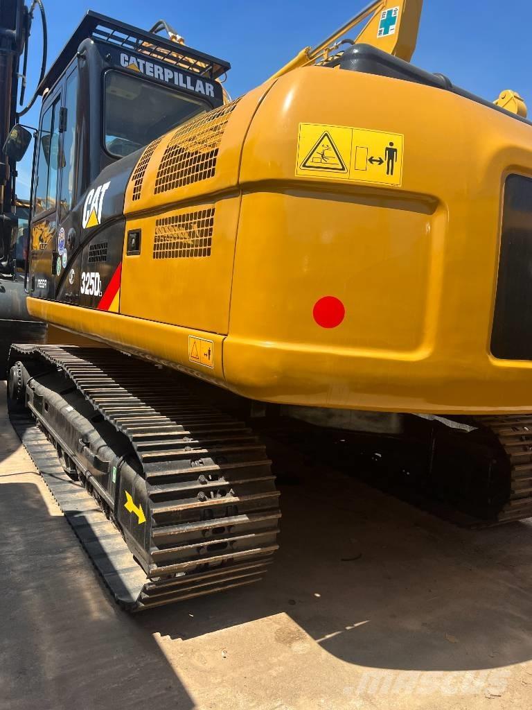 CAT 325D Kāpurķēžu ekskavatori