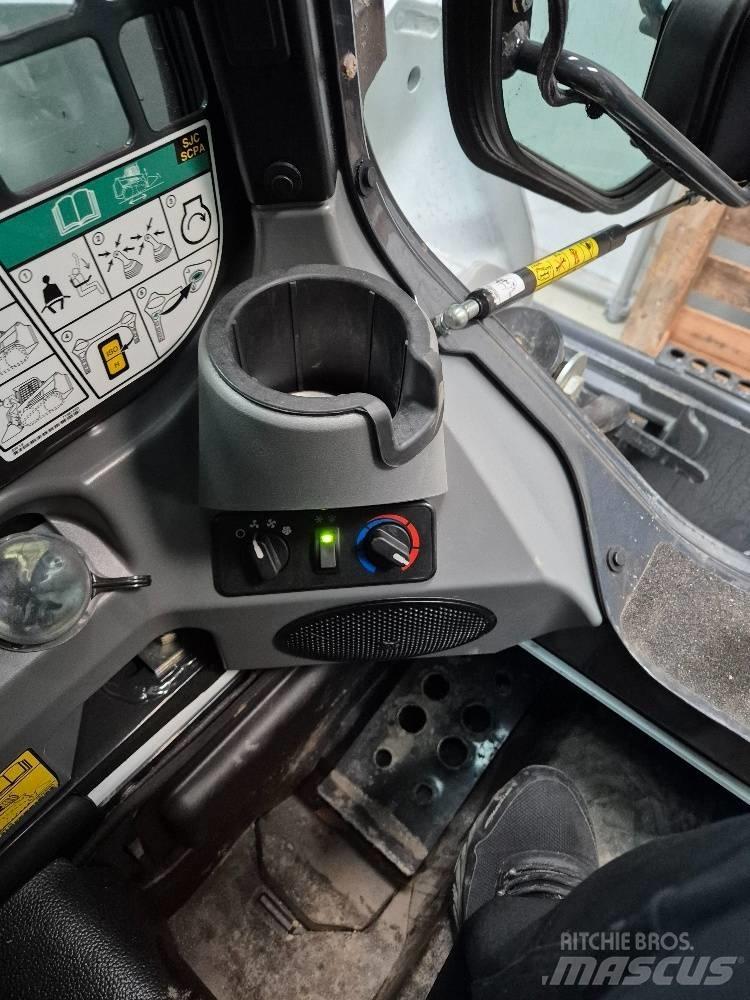 Bobcat S 590 Lietoti riteņu kompaktiekrāvēji