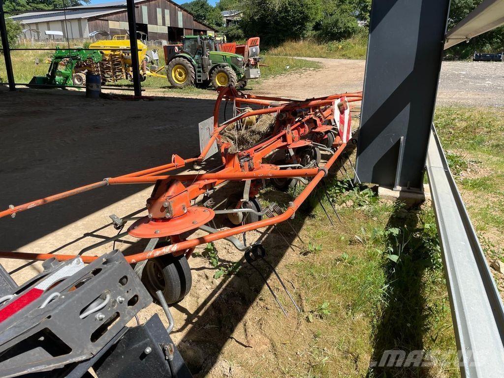 Fella TH 800 Grābekļi un siena ārdītāji