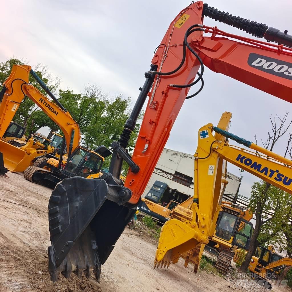 Doosan DX300 Kāpurķēžu ekskavatori