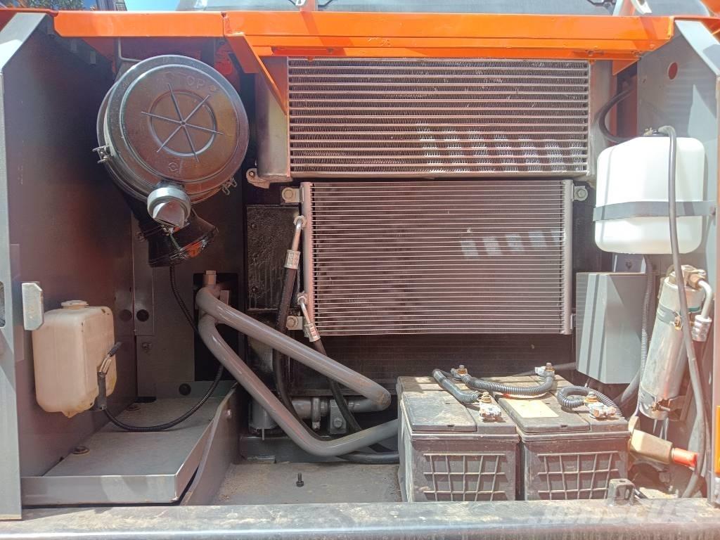 Hitachi ZX130LC Kāpurķēžu ekskavatori