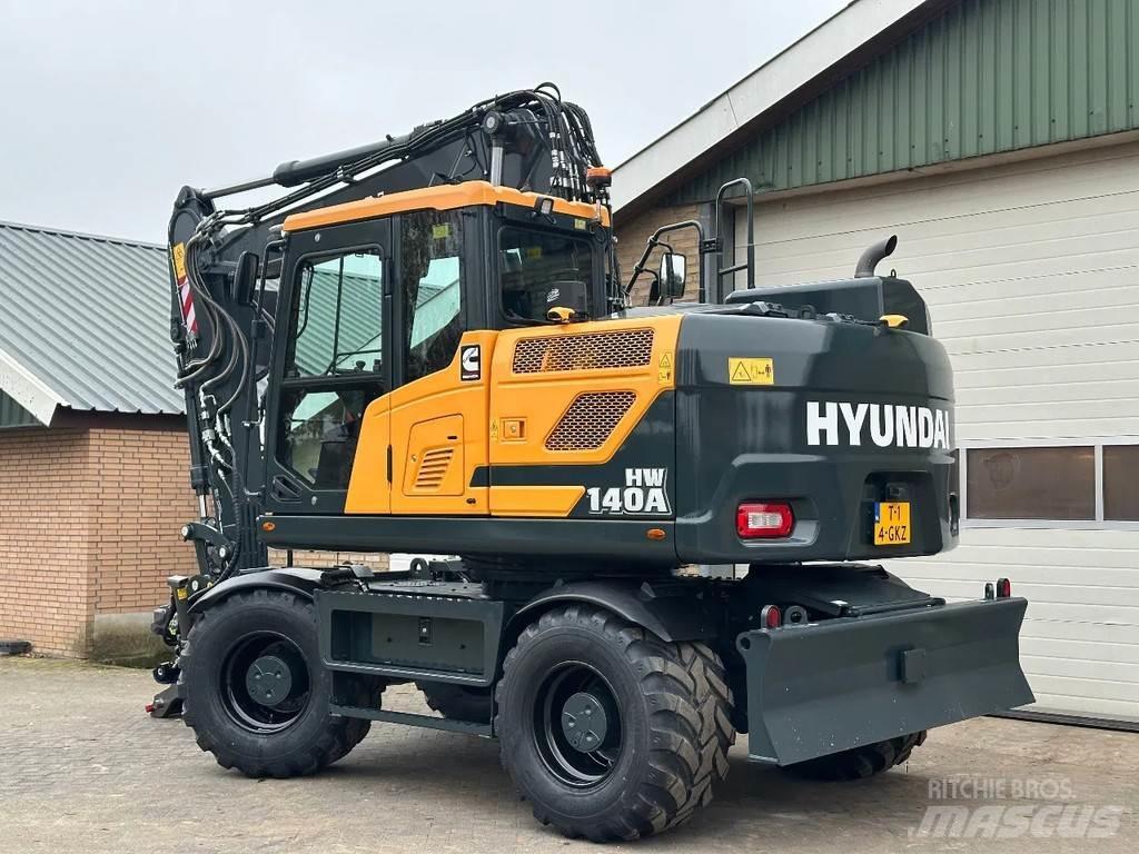 Hyundai HW140A Ekskavatori uz riteņiem