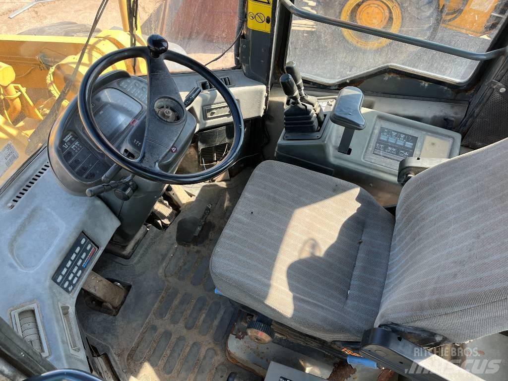 Komatsu WA 480 Iekrāvēji uz riteņiem