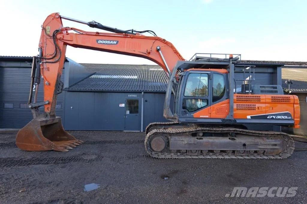 Doosan DX300LC Kāpurķēžu ekskavatori