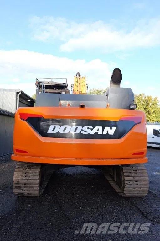 Doosan DX300LC Kāpurķēžu ekskavatori