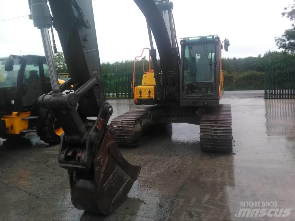 Volvo 210 C Kāpurķēžu ekskavatori