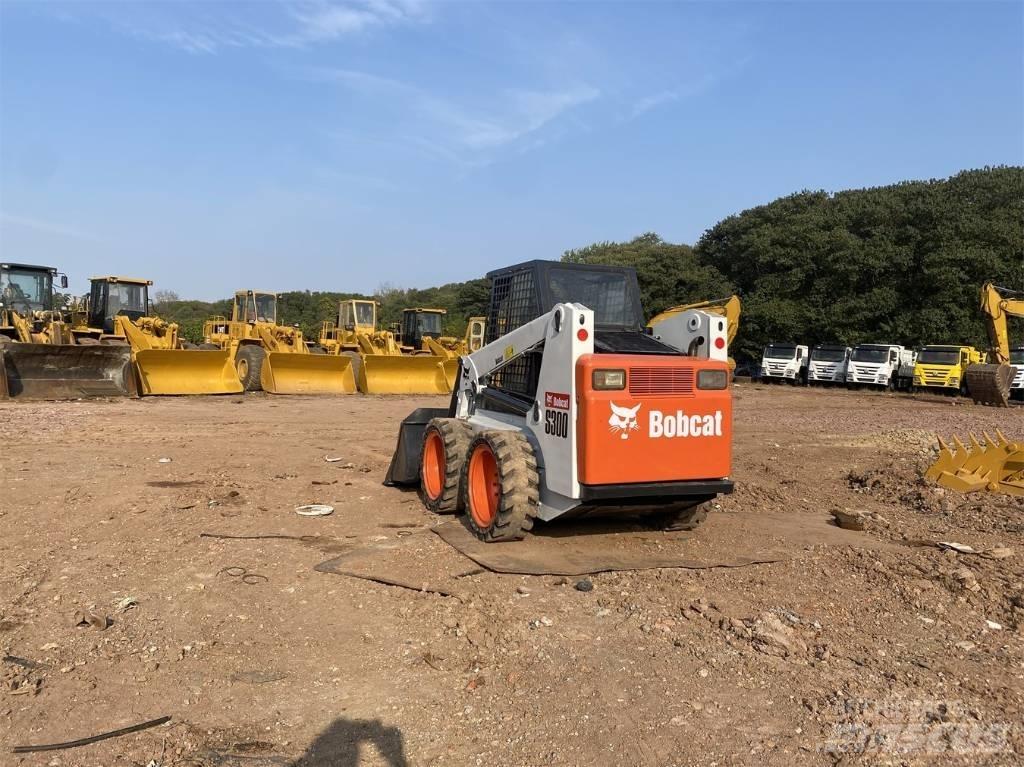 Bobcat S 300 Lietoti riteņu kompaktiekrāvēji