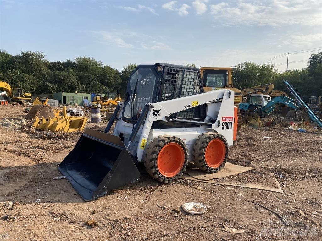 Bobcat S 300 Lietoti riteņu kompaktiekrāvēji