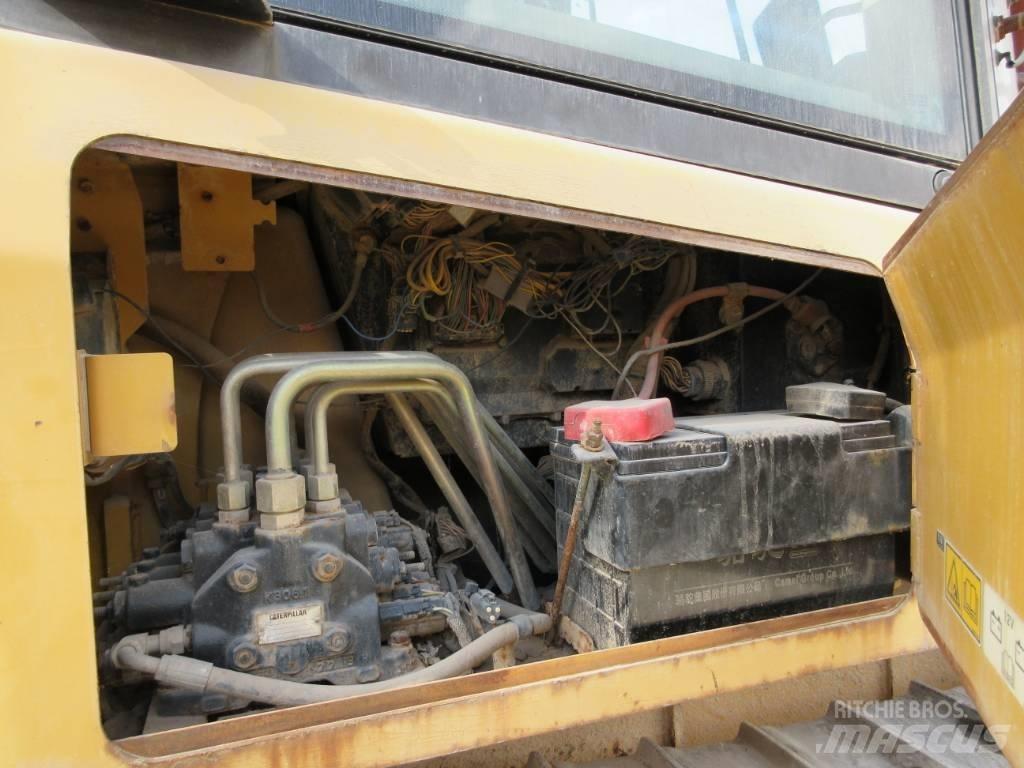 CAT D5K Kāpurķēžu buldozeri