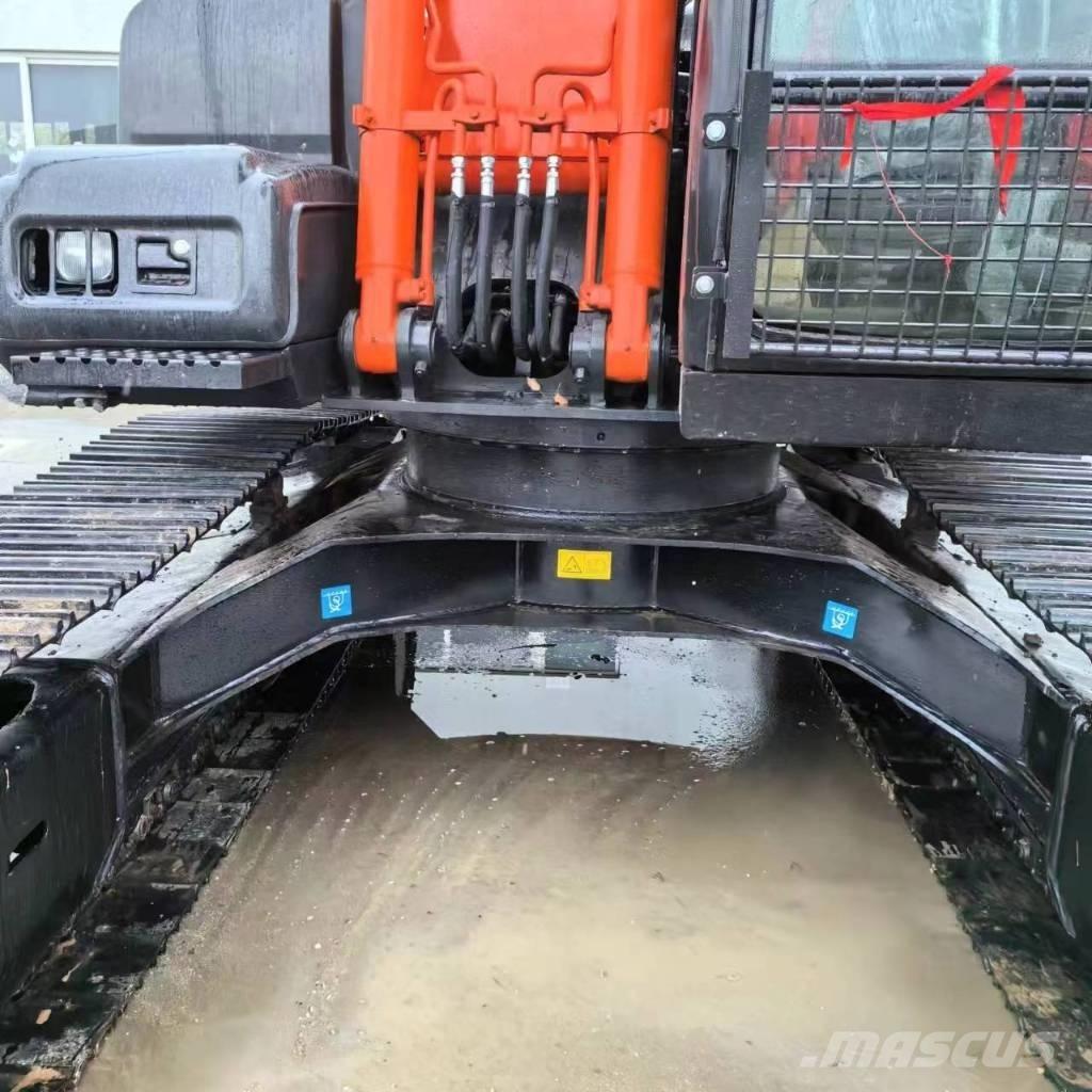 Hitachi ZX 120-3 Kāpurķēžu ekskavatori