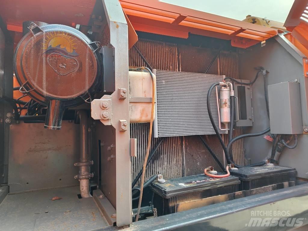 Hitachi ZX 210 Kāpurķēžu ekskavatori