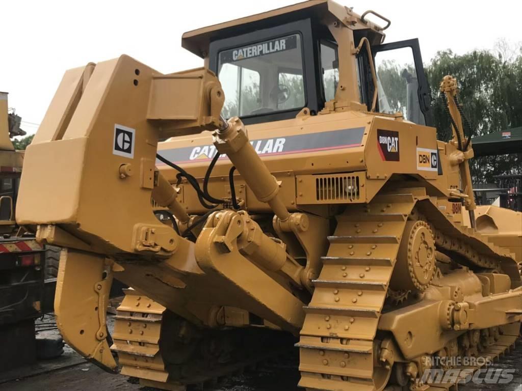 CAT D8R Kāpurķēžu buldozeri