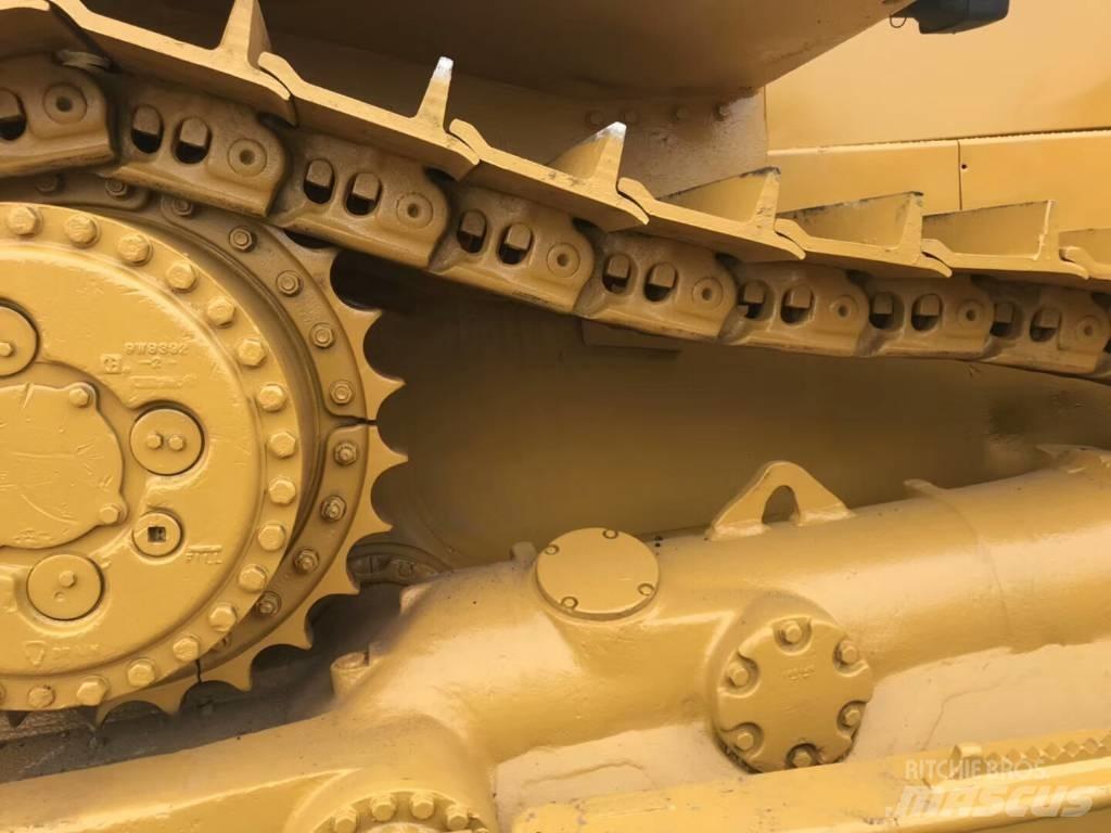 CAT D8R Kāpurķēžu buldozeri