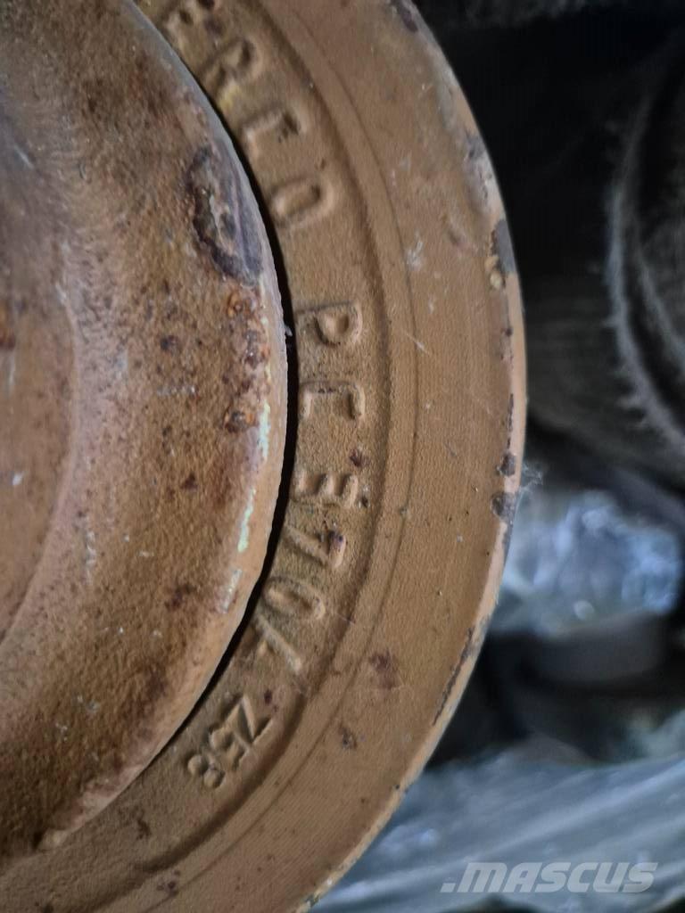 CAT D 6 Sliedes, ķēdes un šasija