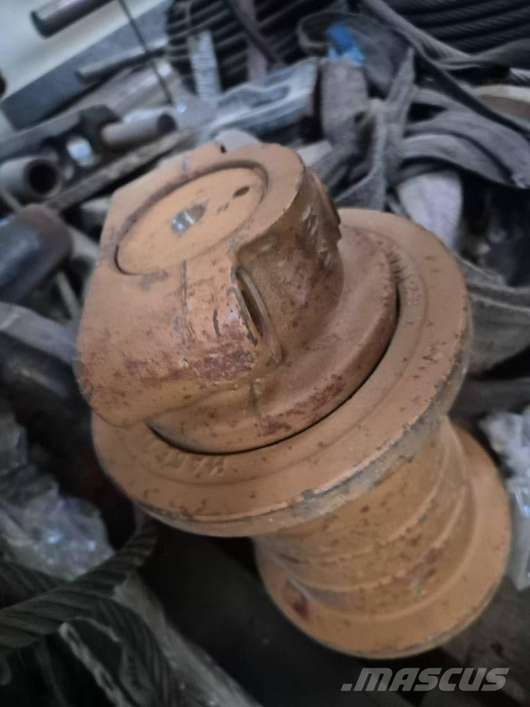 CAT D 6 Sliedes, ķēdes un šasija