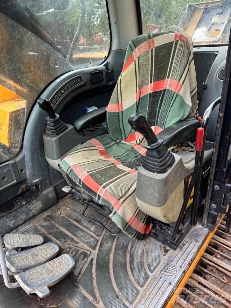 JCB JS 220 LC Kāpurķēžu ekskavatori