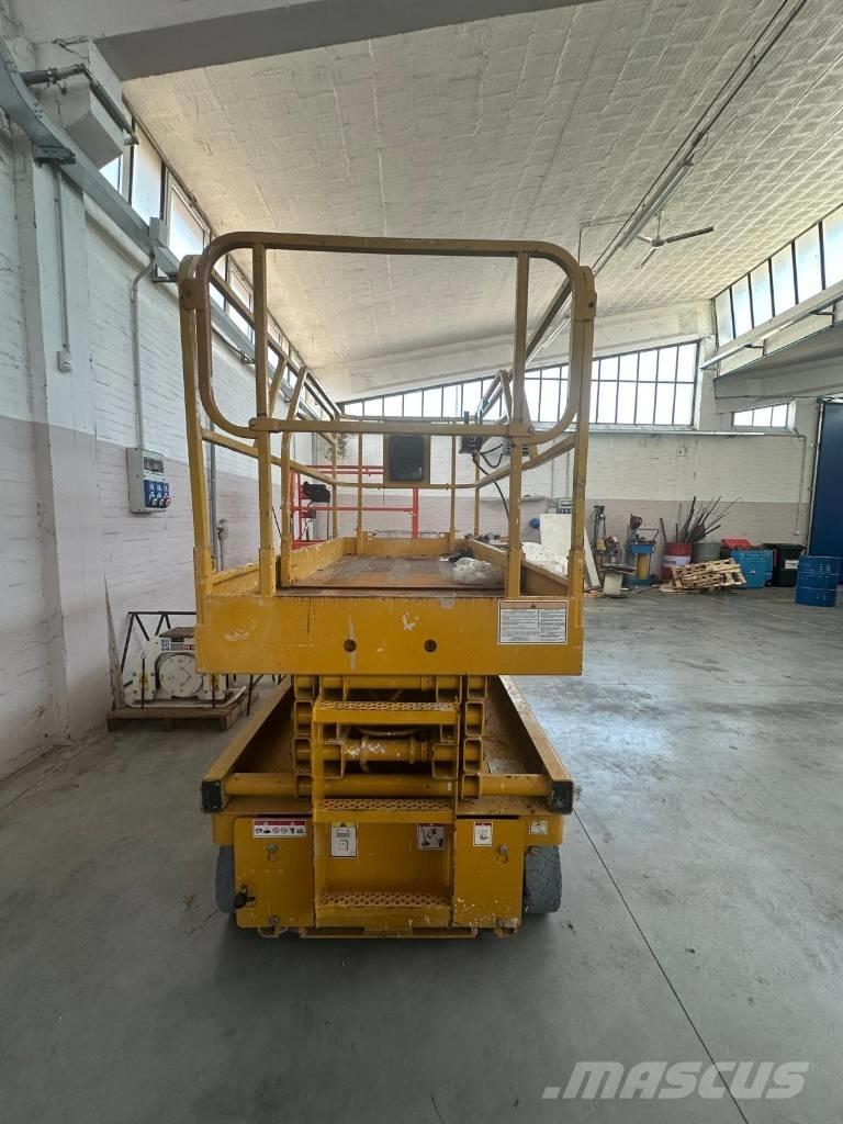 Haulotte Compact 10 Šķerveida pacēlāji