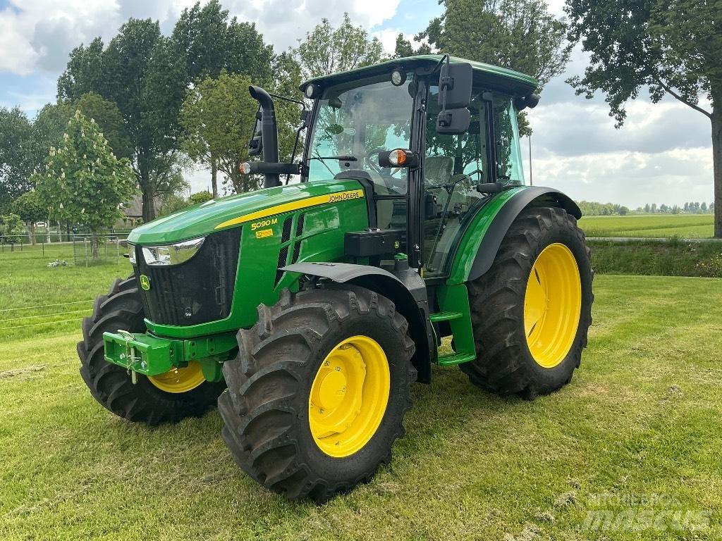 John Deere 5090 M Traktori