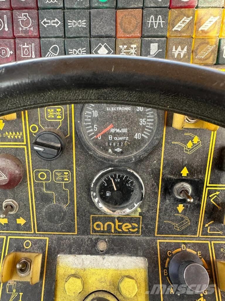 Ammann AFW 350 E Asfalta klājēji