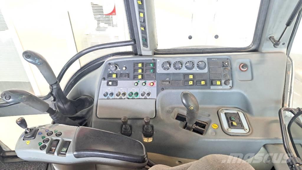 Valtra M 130 Traktori
