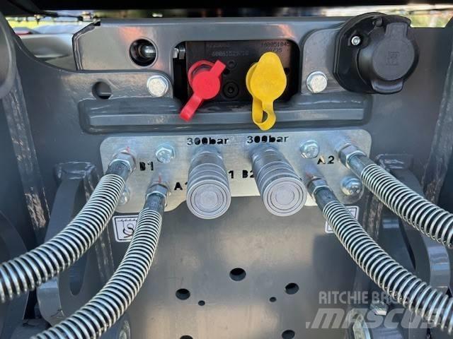 Wacker Neuson EW 100 Ekskavatori uz riteņiem