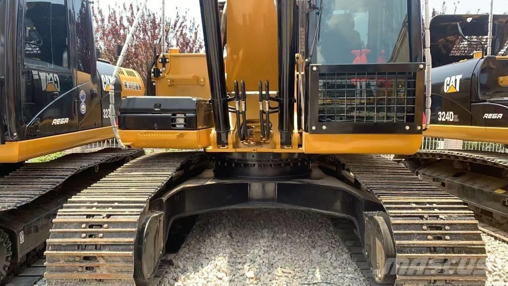 CAT 325 D L Kāpurķēžu ekskavatori