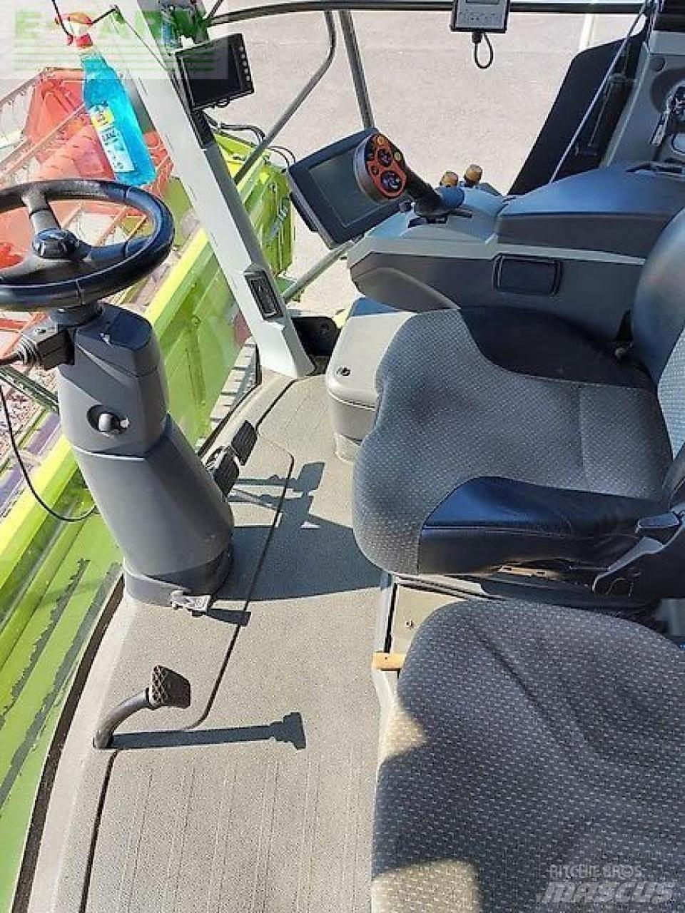 CLAAS lexion 750 Ražas novākšanas kombaini