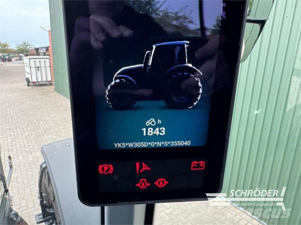 Valtra Q 305 Traktori