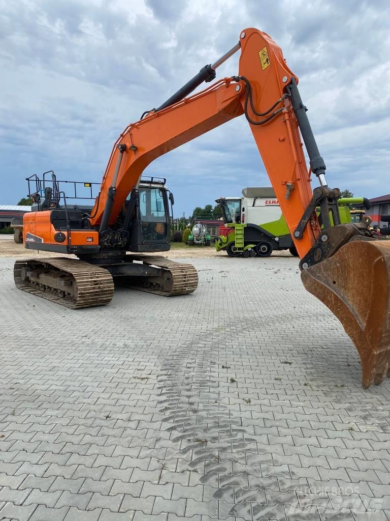 Doosan DX 225 LC Kāpurķēžu ekskavatori