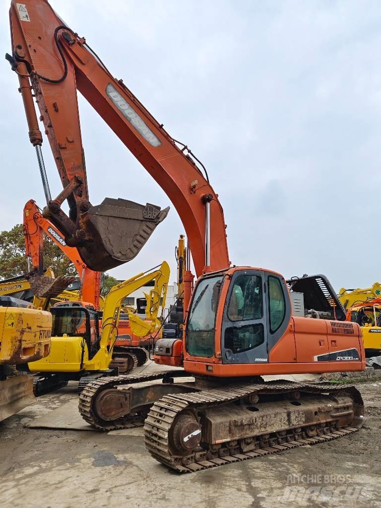 Doosan DX 300 LC Kāpurķēžu ekskavatori