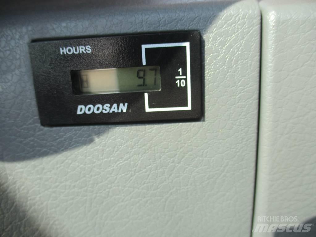 Doosan DX 225 LCA Kāpurķēžu ekskavatori