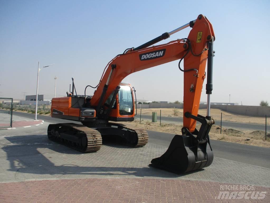 Doosan DX 225 LCA Kāpurķēžu ekskavatori